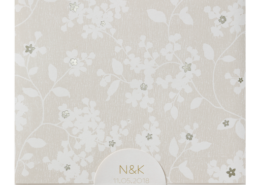 Stilvolle, quadratische Einladungskarte mit floraler Verzierung und Highlights, Hochzeitskarten floral