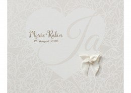 Hochzeitskarte schlicht und romantisch, Herz, feine Blumenranken, Hochzeitspapeterie floral
