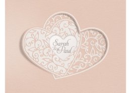 Luxuriöse Hochzeitseinladung mit fein ausgeschnittenen Herzen, Vorderseite, Hochzeitskarten Herz