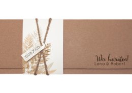 edle Einladung aus Kraftkarton mit Banderole und filigranem Farnmotiv, Hochzeitskarten Düsseldorf