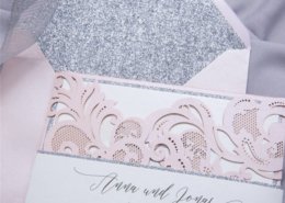 elegante Hochzeitskarte, feine Kalligraphie, Lasercut, Hochzeitskarten Rose